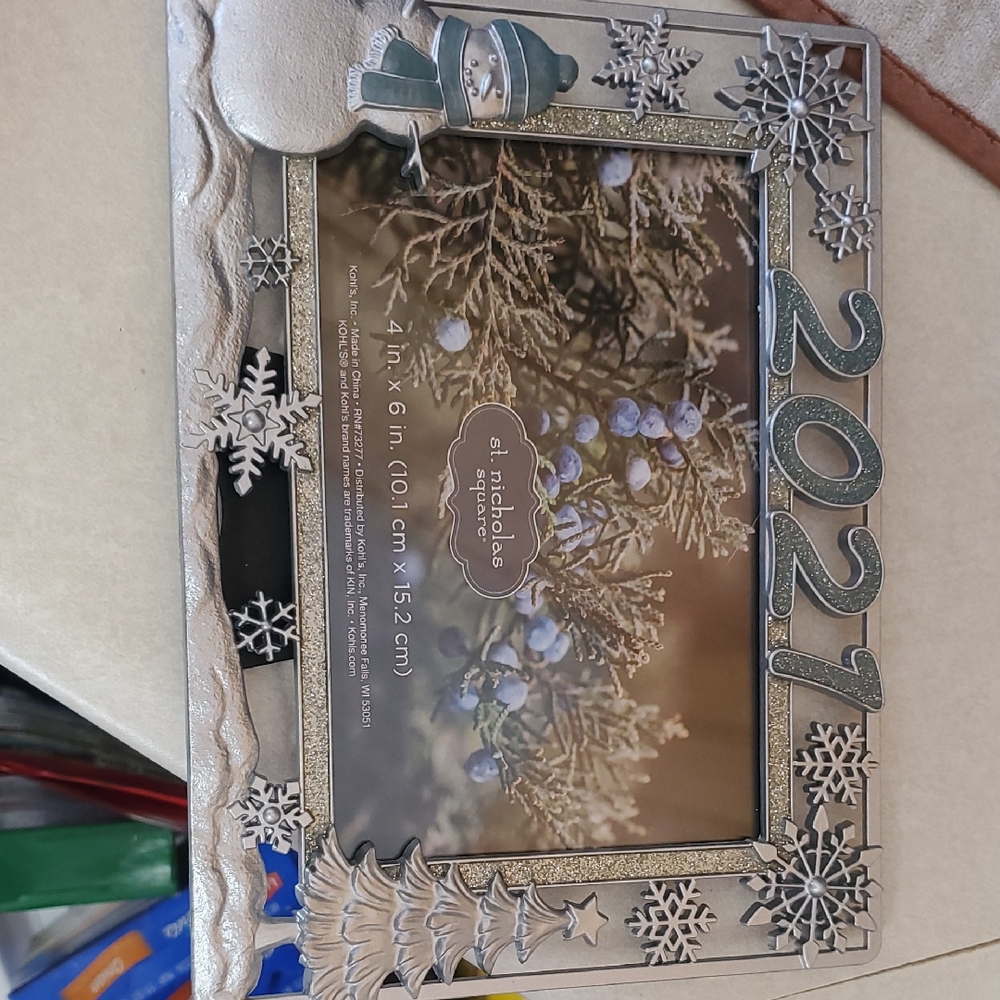 St. Nicholas Square Silver 2021 Snowman Frame